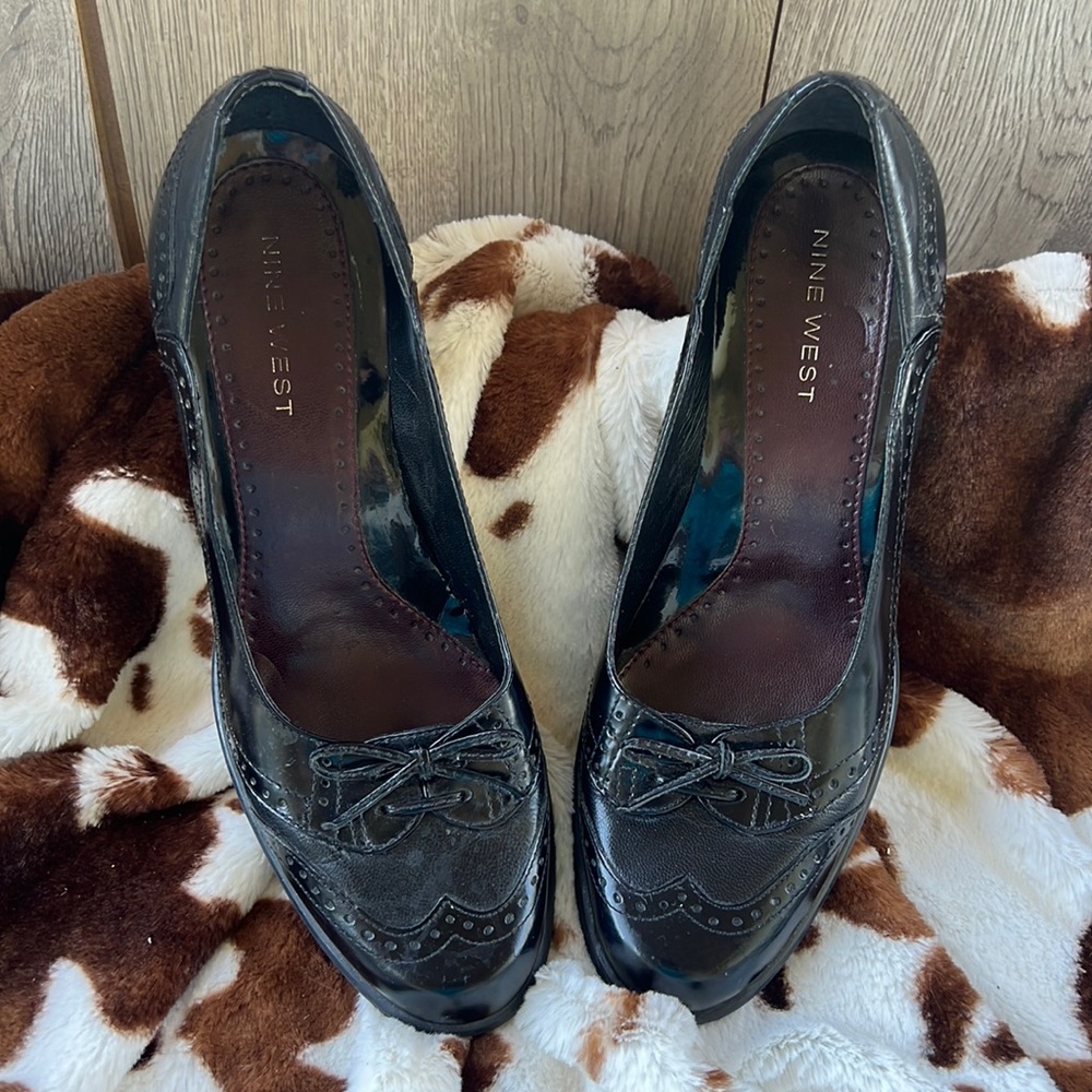 Nine West women’s wingtip dress shoes